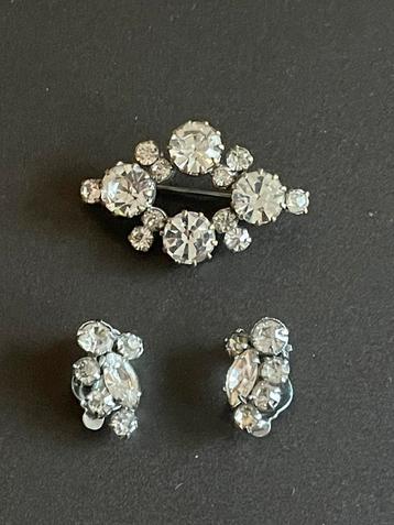 Broche en oorbellen met clip en zirkonia stenen. beschikbaar voor biedingen