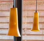 Gele hanglampen set van 2, Huis en Inrichting, Lampen | Hanglampen, Ophalen, Gebruikt, 50 tot 75 cm, Glas