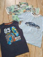 2 T-shirts en Hawaii overhemd. Maat 122/ 128, Ophalen of Verzenden, Zo goed als nieuw