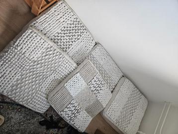 Lounge kussens beschikbaar voor biedingen