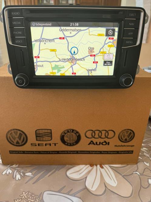 navigatie discover  media met apple CarPlay voor skoda, Auto diversen, Autonavigatie, Zo goed als nieuw, Verzenden