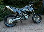 Unieke nieuwstaat KTM 640 LC4 PRESTIGE slechts 6700km!, Sportuitlaat, Motorrijbewijs A, Bedrijf, Meer dan 35 kW