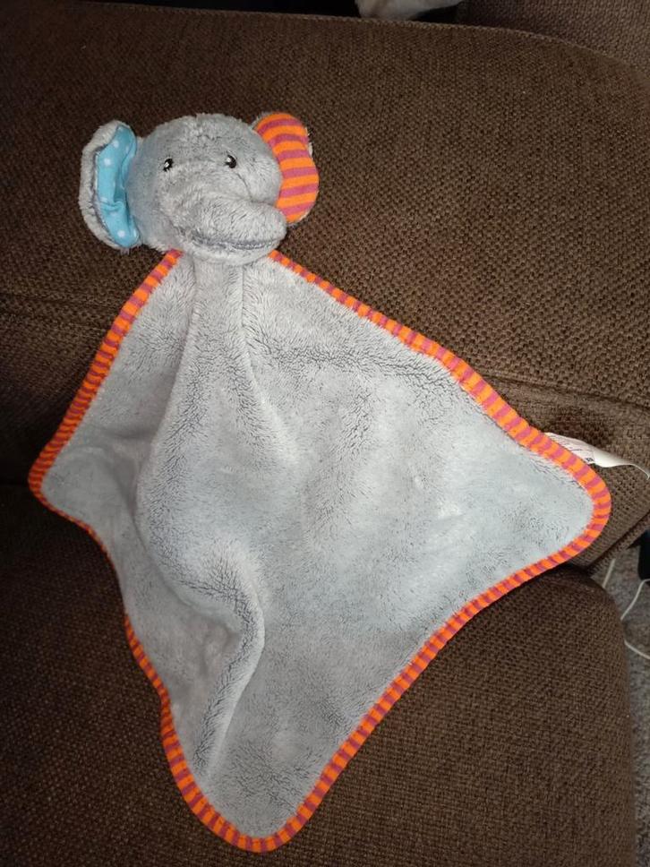 Action, zd trading kroeldoek olifant, rammelaar, Kinderen en Baby's, Speelgoed | Knuffels en Pluche, Zo goed als nieuw, Overige typen