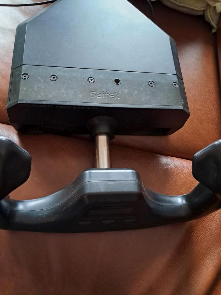 Saitek Flight Yoke - Vluchtsimulator Besturing, Computers en Software, Joysticks, Gebruikt, Ophalen of Verzenden