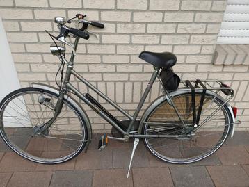 Aangeboden Excelent Breugel damesfiets in nieuwstaat beschikbaar voor biedingen