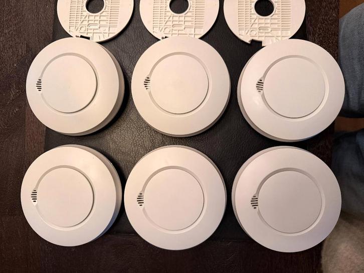 6x Meross slimme rookmelder + 2 smart hubs (HomeKit), Doe-het-zelf en Verbouw, Alarmsystemen, Zo goed als nieuw, Detector, Sensor of Melder