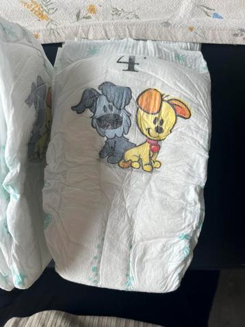 25 Etos luiers maat 4+ (9-20 kg). Woezel en Pip print beschikbaar voor biedingen