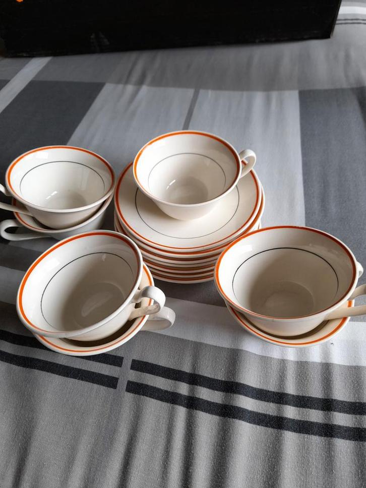 Regout 7 Kopjes en Schotels Set Maastricht Bellefroid, Huis en Inrichting, Keuken | Servies, Gebruikt, Kop(pen) en/of Schotel(s)