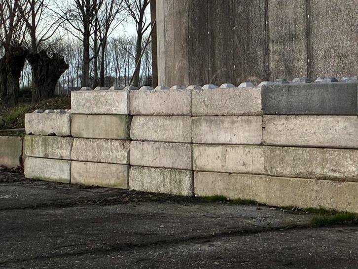 Betonnen legoblokken, stapelblokken beton, Tuin en Terras, Bielzen en Borders, Zo goed als nieuw, Minder dan 100 cm, Ophalen of Verzenden
