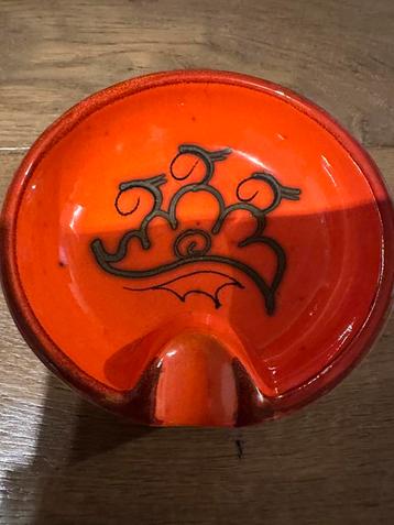 Vintage asbak van Flora Keramiek Gouda Holland beschikbaar voor biedingen
