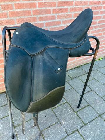 Wintec isabell werth 16,5 inch hart dressuurzadel beschikbaar voor biedingen