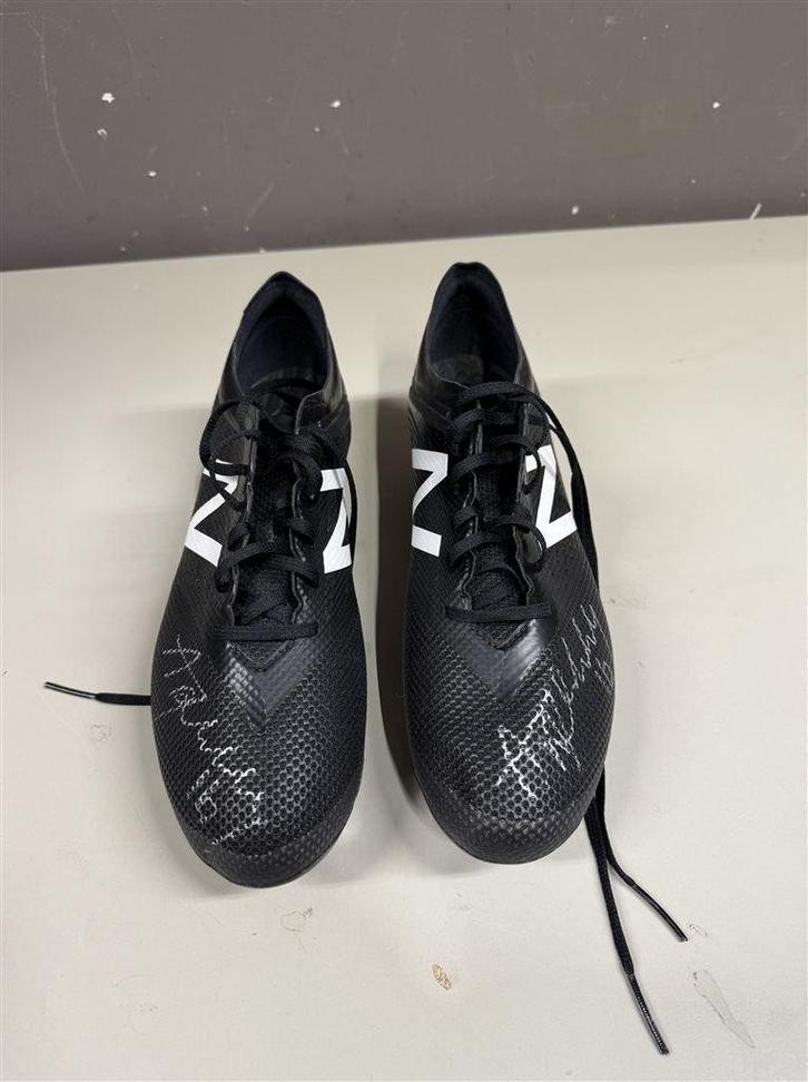 gesigneerde voetbal schoenen Andy Halliday- Rangers Hearts M, Sport en Fitness, Voetbal, Zo goed als nieuw, Shirt, Maat XS of kleiner