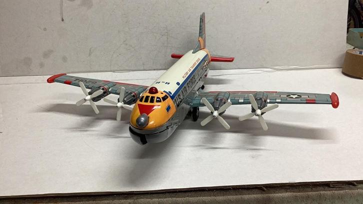 Blikken u.s air force vliegtuig, Antiek en Kunst, Antiek | Speelgoed, Ophalen of Verzenden