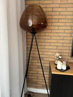 Vloerlamp Mayson mat zwart+glas bruin, Huis en Inrichting, Lampen | Vloerlampen, Ophalen, Zo goed als nieuw, Glas, Loft