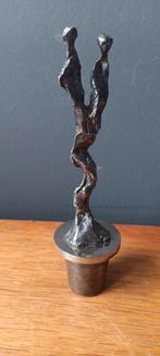 Corry Amerland sculptuur op pidestal. artpiece., Antiek en Kunst, Ophalen of Verzenden