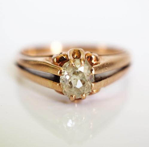 Antieke ring met grote gele bolsjewiek diamant van 0,66 ct, Sieraden, Tassen en Uiterlijk, Antieke sieraden, Ring, Goud, Met edelsteen