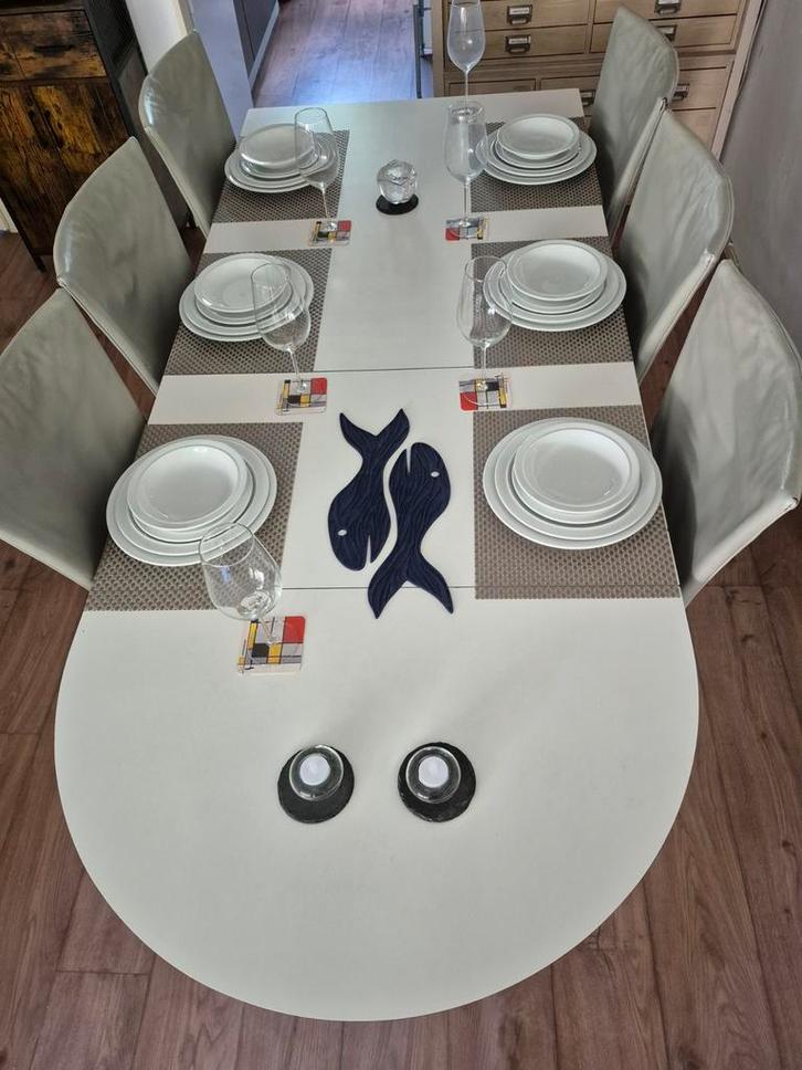 GRATIS Moderne stevige eettafel / tafel 8 pers. 1 ronde kant, Huis en Inrichting, Tafels | Eettafels, Gebruikt, 50 tot 100 cm