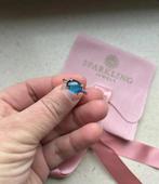 Zilveren Ring met Blauwe Topaz - Nieuw!, Sieraden, Tassen en Uiterlijk, Nieuw, Met edelsteen, Dame, Zilver