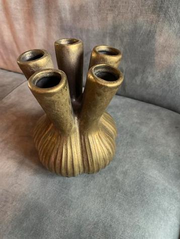 Goudkleurige Tulpenvaas - Daan Kromhout beschikbaar voor biedingen