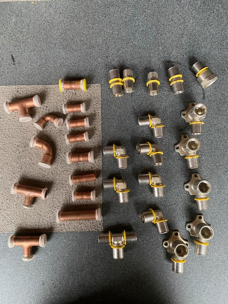 30 Henco Koppelingen - Diverse Maten en Types, Doe-het-zelf en Verbouw, Buizen en Afvoer, Nieuw, Overige typen, Overige materialen