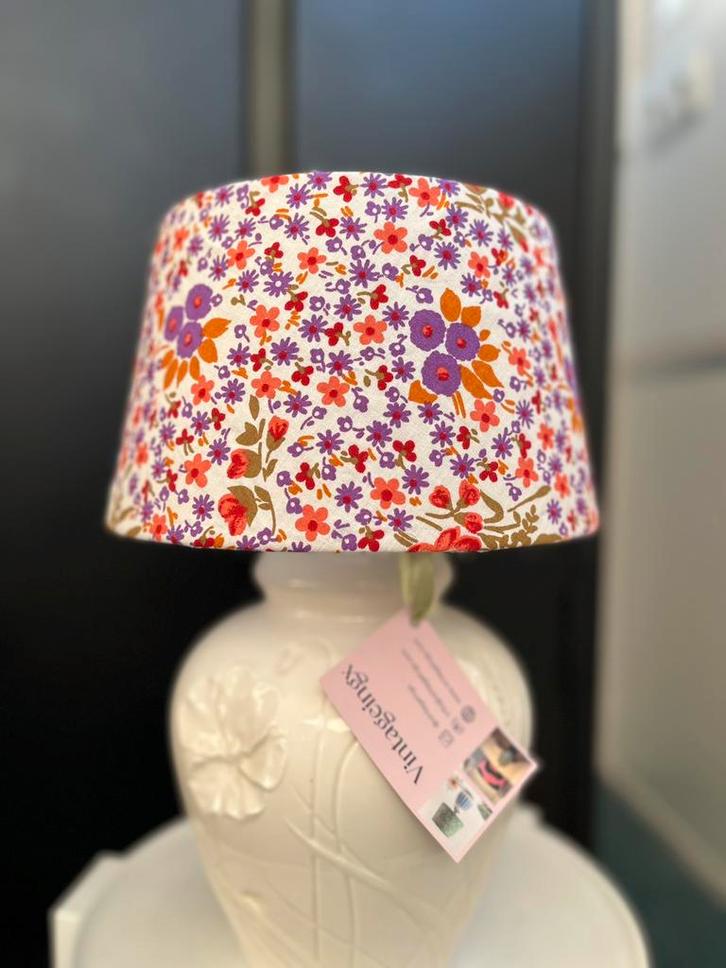 Leuke lampenkap vintage stijl met bloemen NIEUW, Huis en Inrichting, Lampen | Lampenkappen, Zo goed als nieuw, Minder dan 25 cm