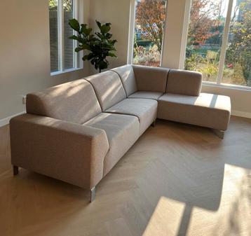 Hoekbank 1.95m x 2.95m beschikbaar voor biedingen