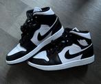 Zwart-witte Nike Jordans – Maat 38,5, Nike, Nieuw, Ophalen of Verzenden, Wit