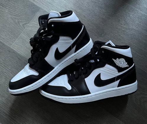 Zwart-witte Nike Jordans – Maat 38,5, Kleding | Heren, Schoenen, Nieuw, Sportschoenen, Wit, Ophalen of Verzenden