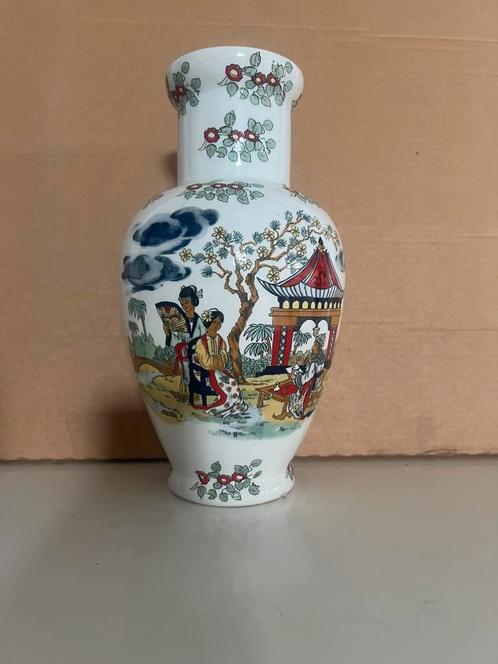 Handbeschilderde vintage vaas met Aziatisch tafereel, Antiek en Kunst, Antiek | Vazen, Ophalen