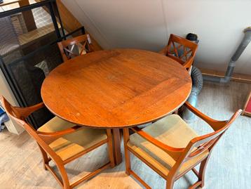 Schuitema eettafel set met 4 stoelen beschikbaar voor biedingen