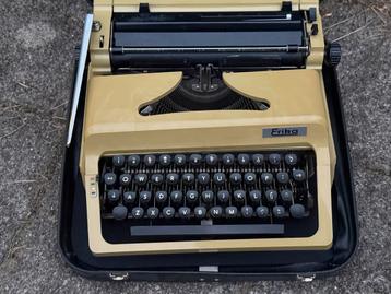 Typemachine Erika beschikbaar voor biedingen