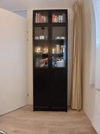 Vitrine / buffetkast zwart Billy deels glazen deuren, Huis en Inrichting, Ophalen, Met deur(en), Modern zwart fineer met hout "look"