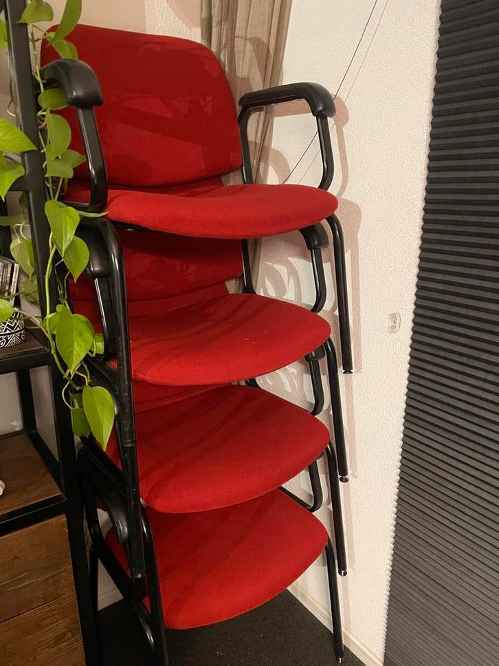Stapelbare rode stoelen - set van 4, Huis en Inrichting, Stoelen, Gebruikt, Vier, Metaal, Rood, Ophalen