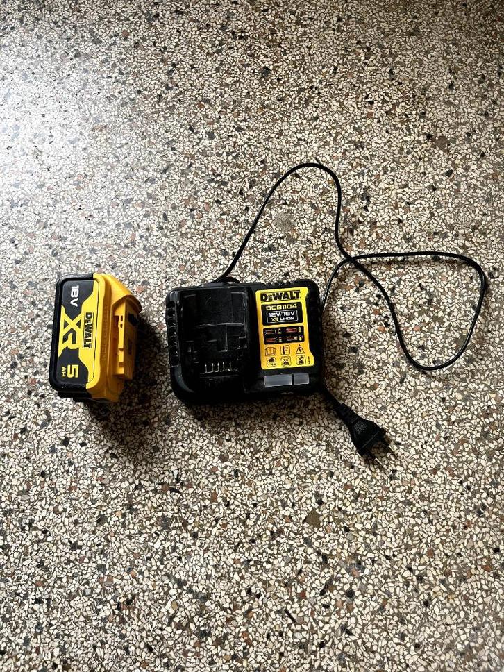 DeWalt 18v Accu + oplader, Doe-het-zelf en Verbouw, Gereedschap | Overige machines, Gebruikt, Ophalen