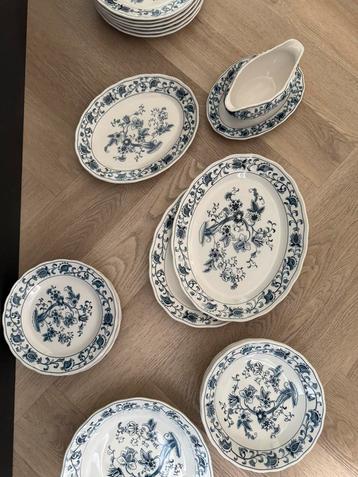 Prachtig servies uit Japan beschikbaar voor biedingen