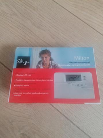 Plieger Milton Klokthermostaat beschikbaar voor biedingen