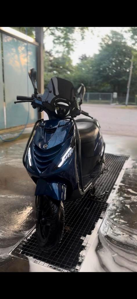 Piaggio zip, Fietsen en Brommers, Scooters | Piaggio, Zo goed als nieuw, Zip, Benzine, Ophalen