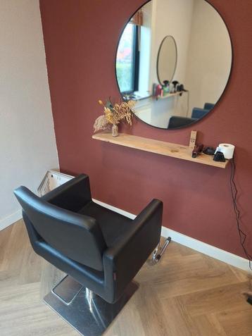 Complete kappersinrichting beschikbaar voor biedingen