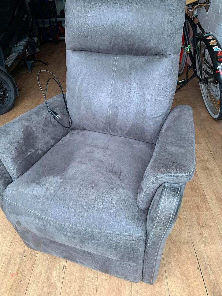 Elektrische Relaxstoel, Huis en Inrichting, Fauteuils, Gebruikt, Stof, 75 tot 100 cm, Ophalen of Verzenden