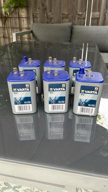 6 blokbatterijen 6V gratis af te halen beschikbaar voor biedingen