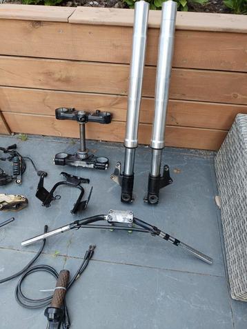 Laatste Ducati Monster ( 600/750/900 parts beschikbaar voor biedingen