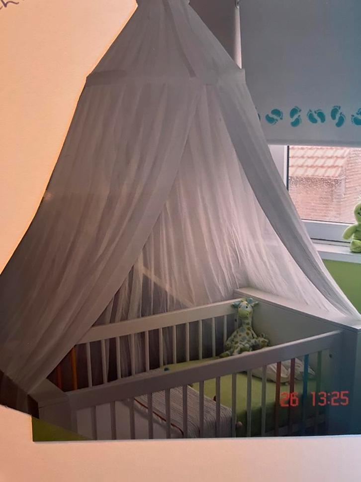 Ledikant met bijbehorende babyspulletjes, Kinderen en Baby's, Kinderkamer | Complete kinderkamers, Gebruikt, Jongetje of Meisje