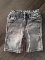 Korte broek maat 104 licht grijs, Ophalen of Verzenden, Gebruikt, Jongen, Broek
