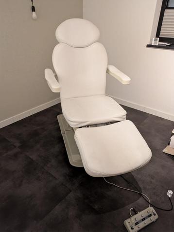 Elektrische behandelstoel - pedicure  beschikbaar voor biedingen