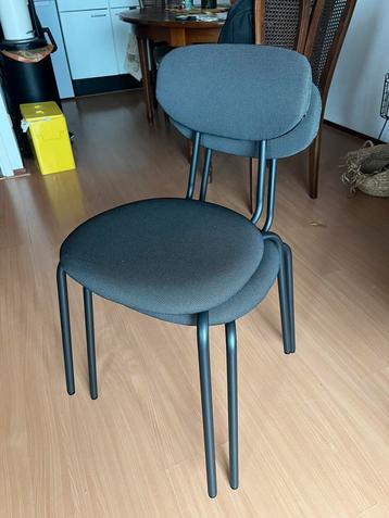 Ostano ikea 2x eetkamerstoelen greyish black beschikbaar voor biedingen