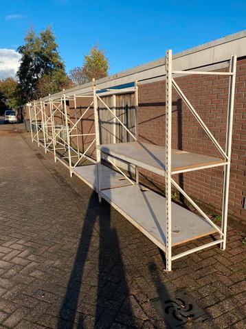 Magazijnstelling / grootvakstelling met legborden beschikbaar voor biedingen