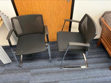 Stoelen 8 stuks beschikbaar voor biedingen