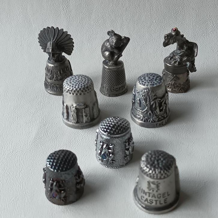 Verzameling van 8 tinnen vingerhoeden, Verzamelen, Overige Verzamelen, Gebruikt, Ophalen of Verzenden