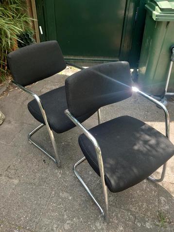 Stoel Markant  beschikbaar voor biedingen