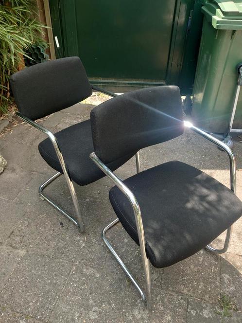Stoel Markant, Huis en Inrichting, Stoelen, Gebruikt, Twee, Stof, Zwart, Ophalen